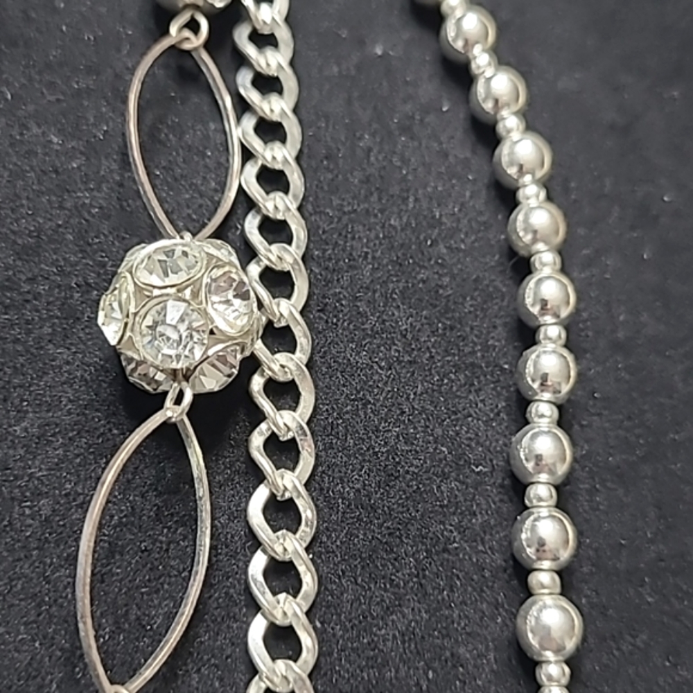 Fashion Jewelry 3 set bracelets.